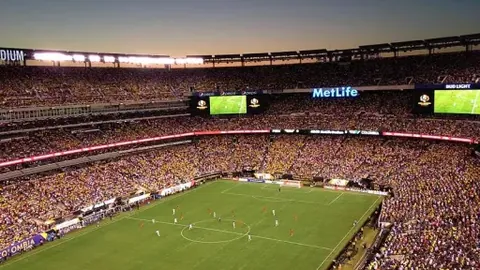 “独行侠狂欢庆胜利，布克、格林闪耀战场，杜兰特战神退役”